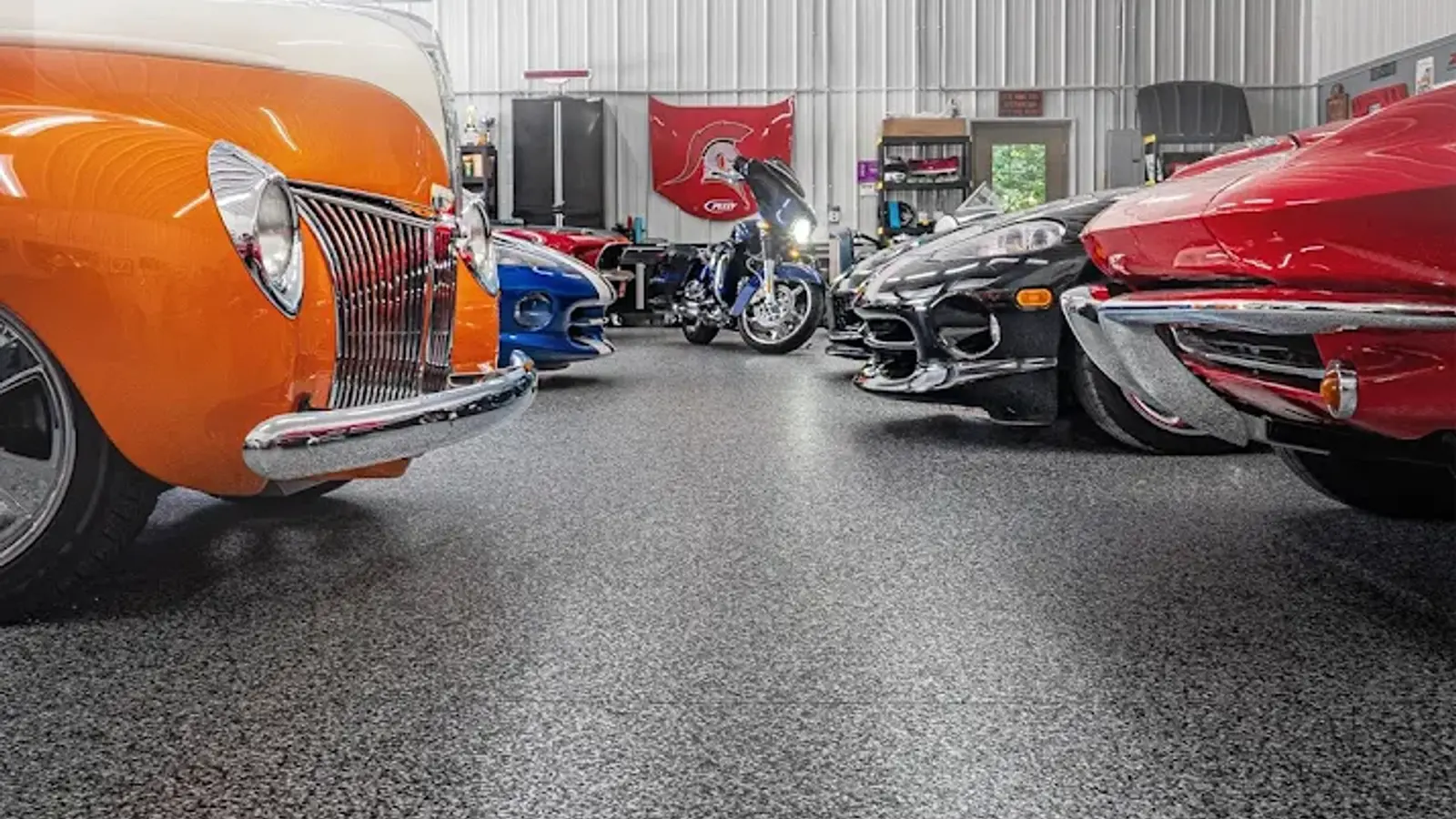 Flake floor in a large vehicle garage